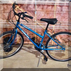 L25. Sterling meg 615 girls bike - $65